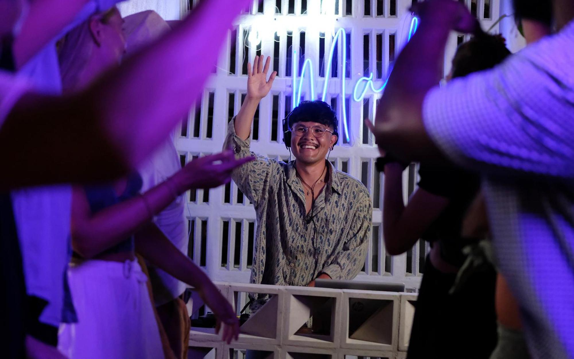 ドゥマゲティ Mad Monkey Dumagueteホステル エクステリア 写真